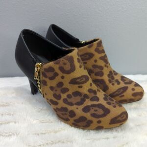 DEXFLEX COMFORT Black Leopard Cheetah Animal Heels Booties‎ Womens Sz US 6